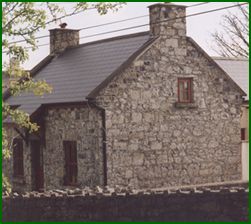 Tigh Eamoin is a restored stone cottage adjacent to Fergus View and available for self catering during the summer months from Saturday to Saturday and at other times of the year by arrangement.